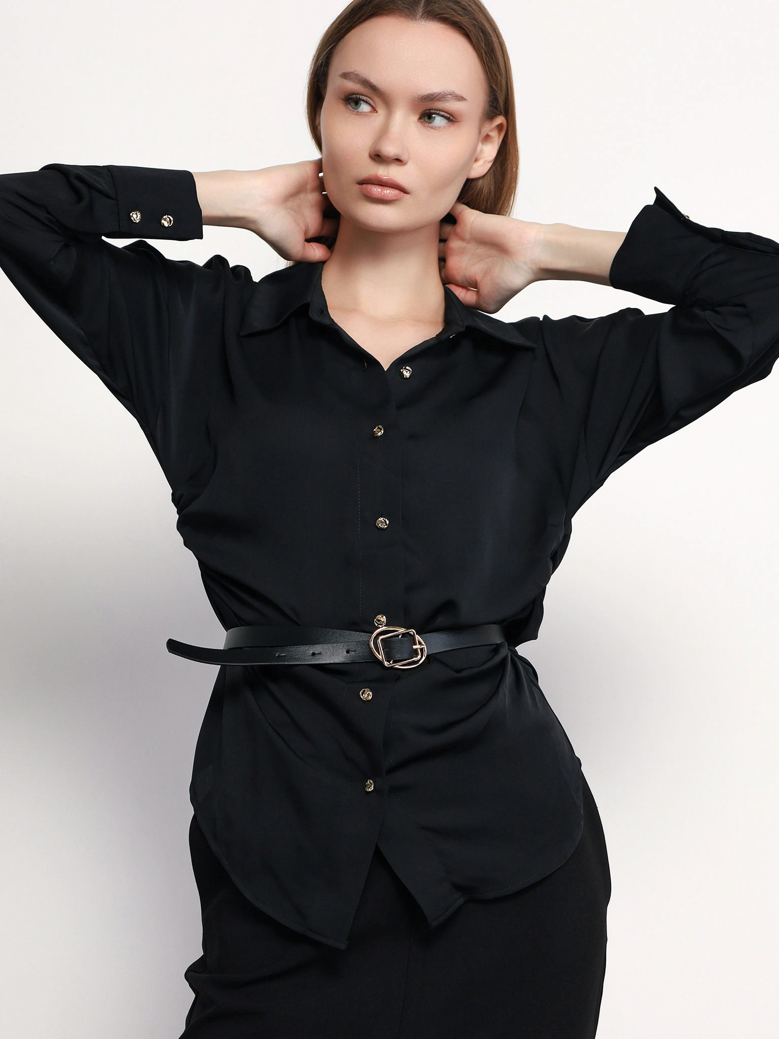 Блуза черного цвета с рюшами